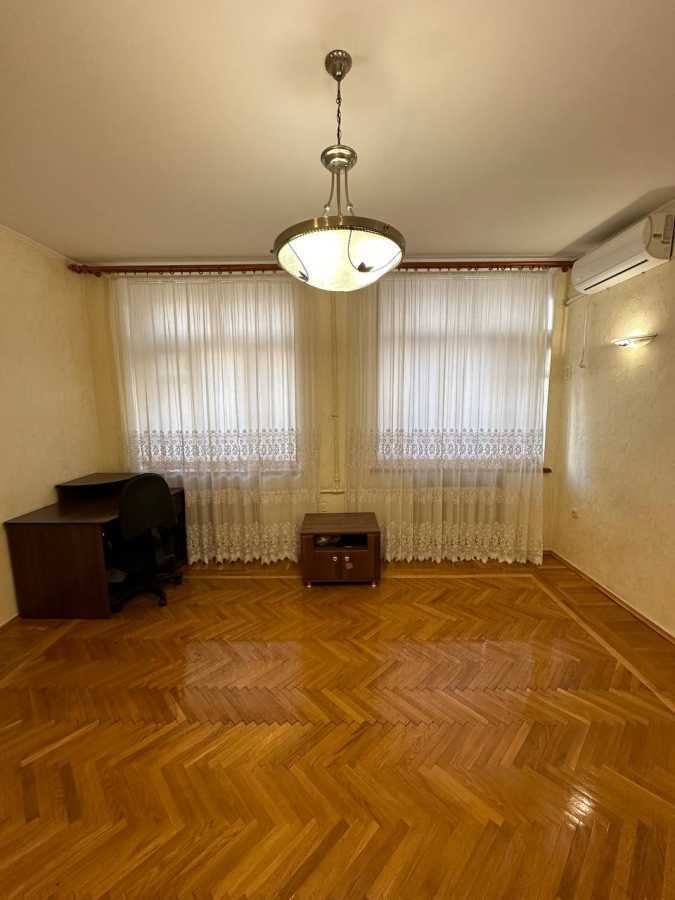 Продаж 2-кімнатної квартири 47 м², Володимира Вернадського вул.