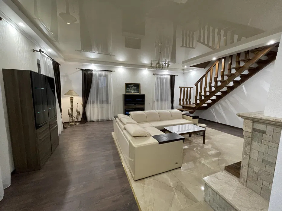 Оренда будинку 360 м²