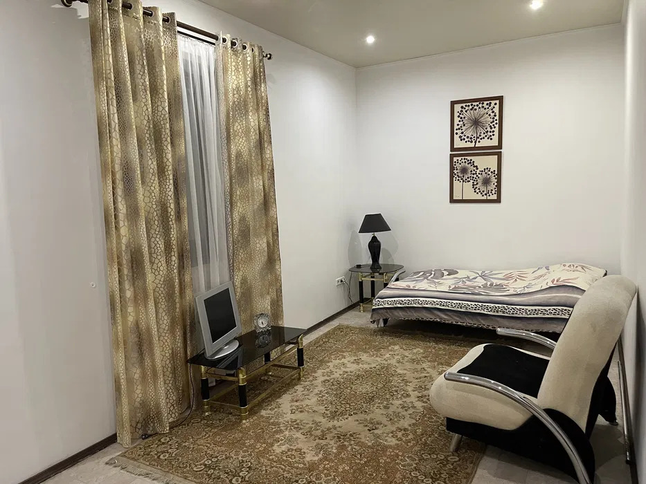 Оренда будинку 360 м²