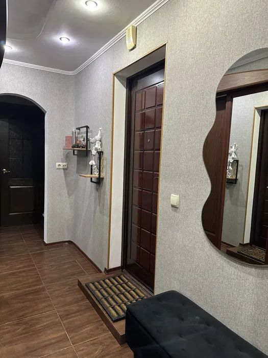 Продаж 2-кімнатної квартири 54 м², Героїв Сталінграду вул.