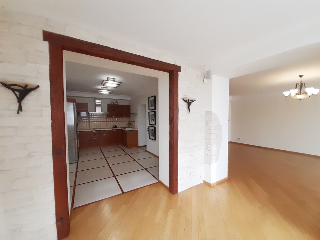 Продажа 3-комнатной квартиры 138 м², Николая Голего ул., 6