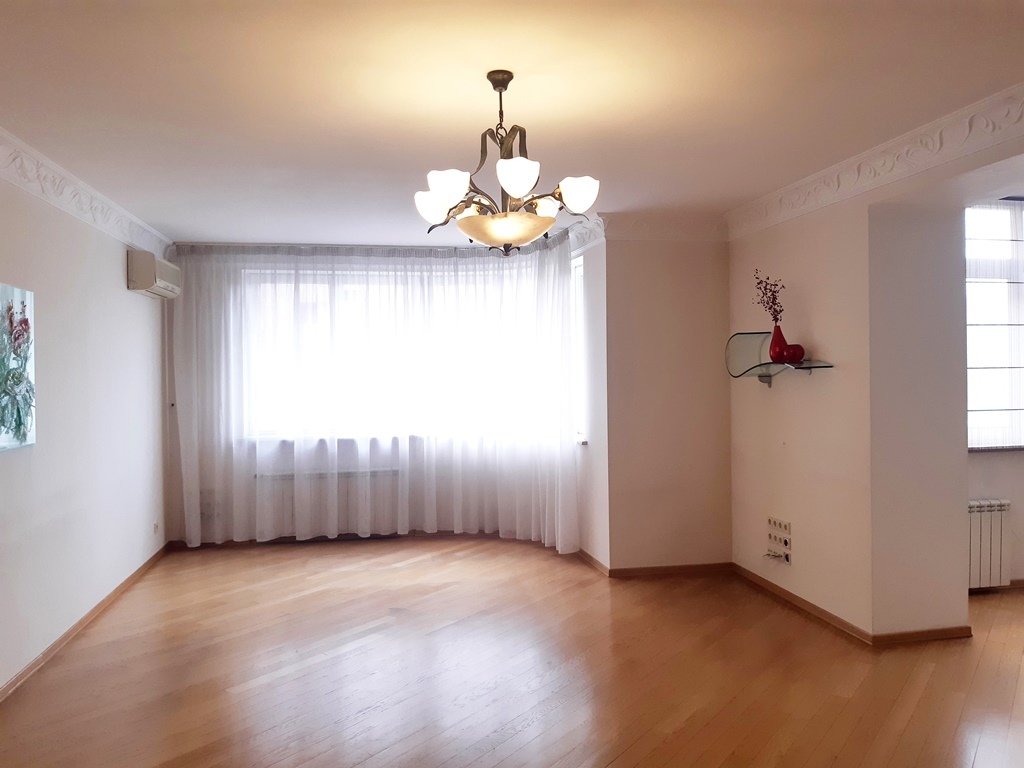 Продажа 3-комнатной квартиры 138 м², Николая Голего ул., 6