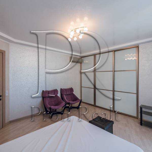 Продаж 3-кімнатної квартири 127 м², Ділова вул., 2Б