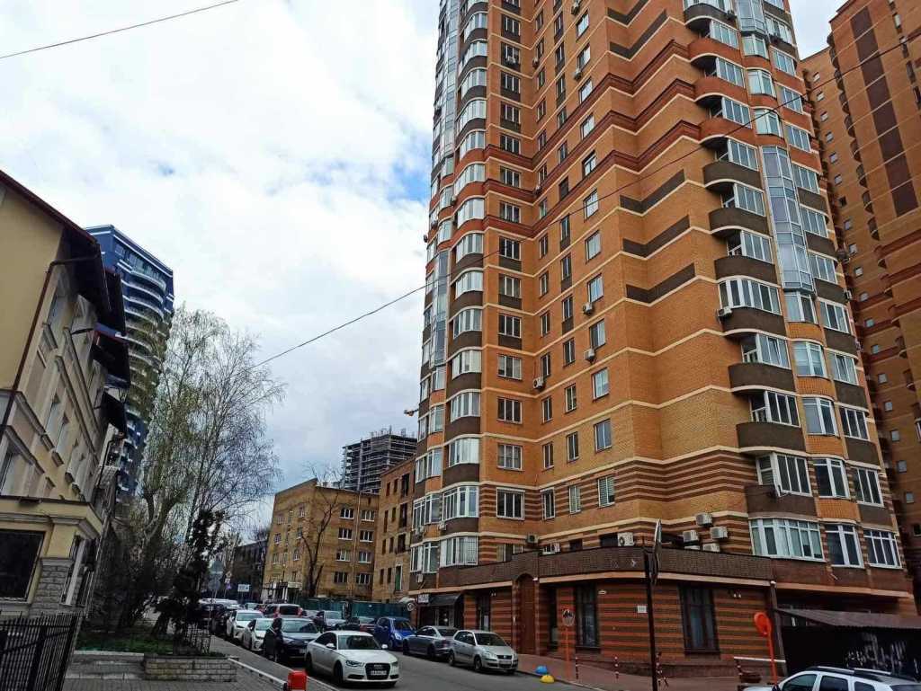 Продажа 3-комнатной квартиры 133.5 м², Лабораторный пер., 6