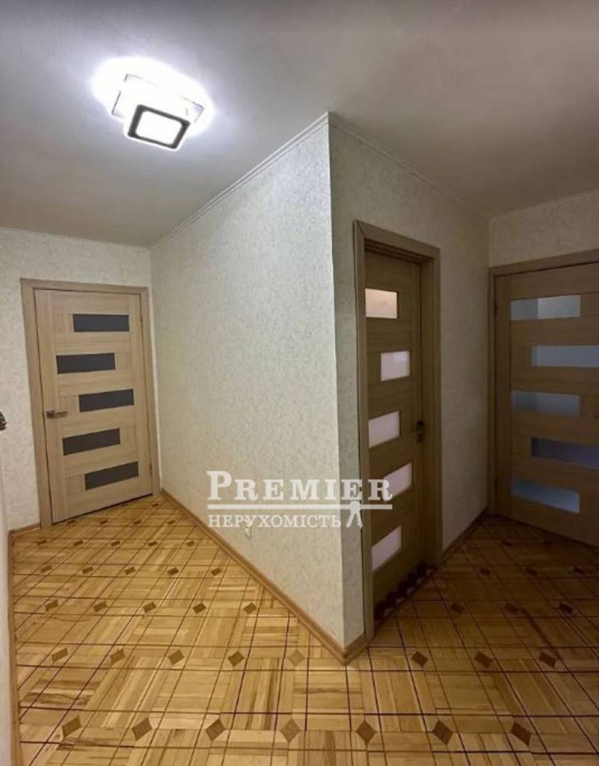 Продаж 2-кімнатної квартири 43 м², Троицкая вул.