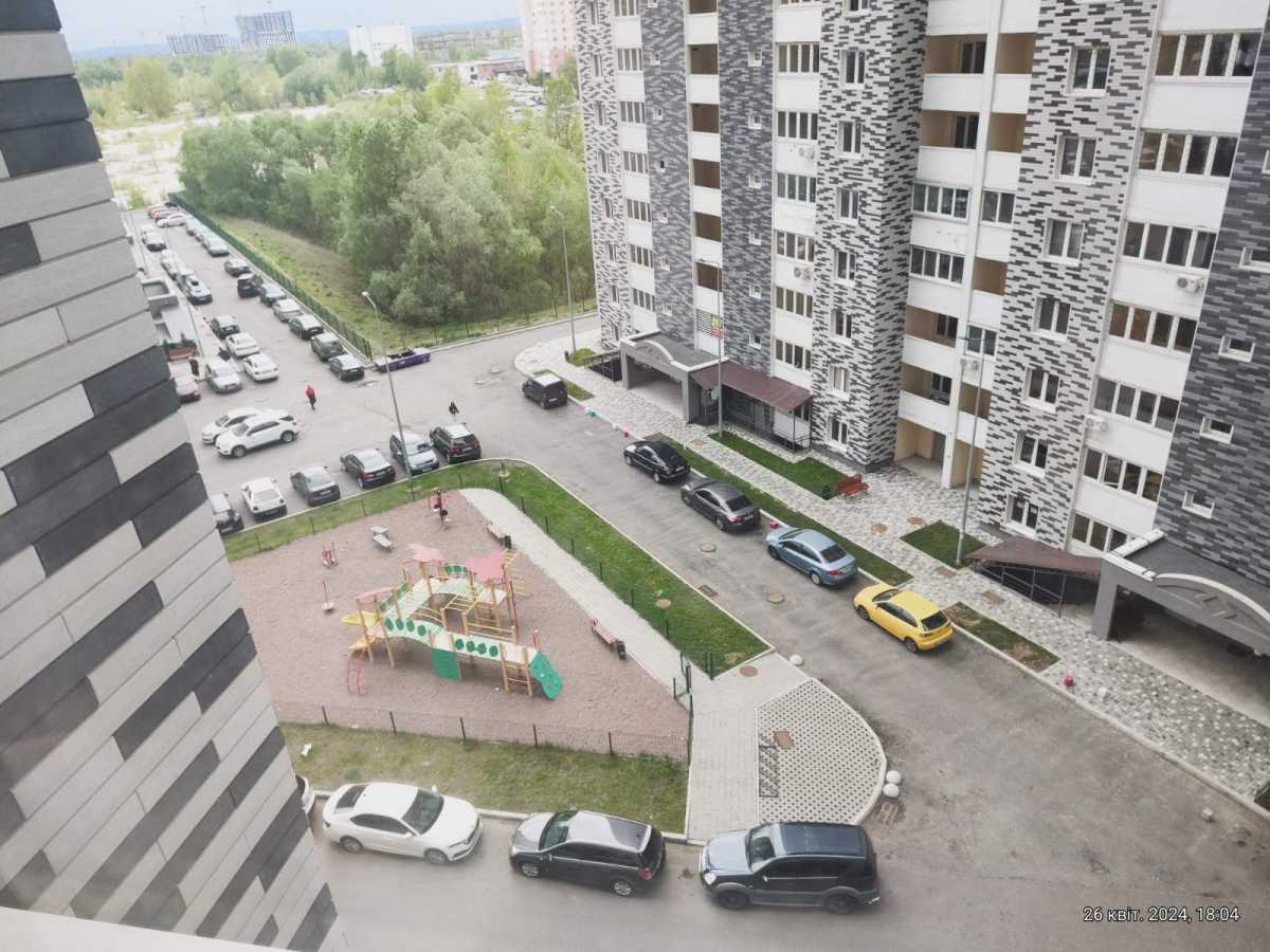 Продажа 2-комнатной квартиры 72 м², Ревуцкого ул., 54