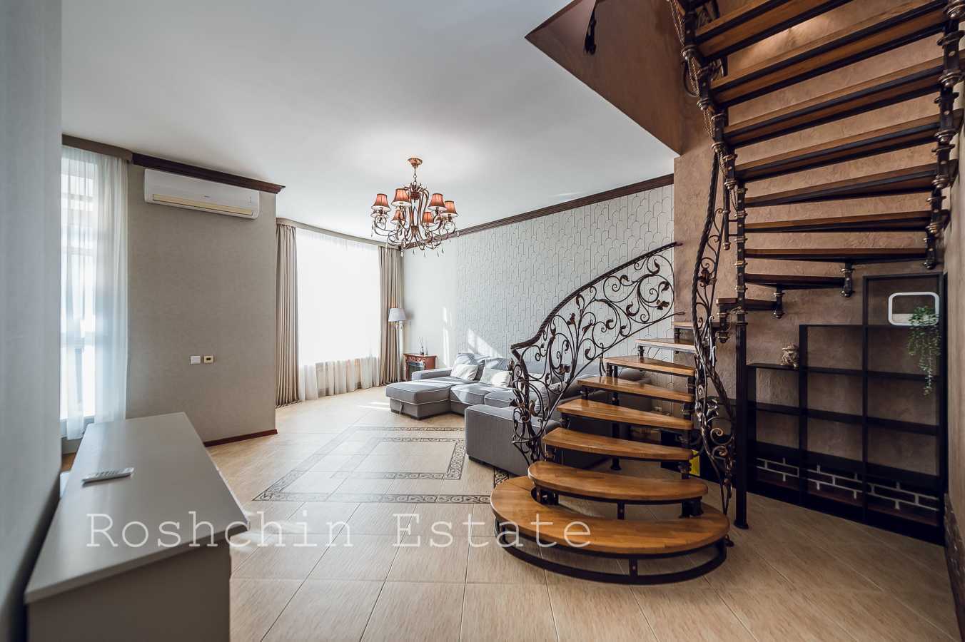 Продаж 4-кімнатної квартири 212 м², Депутатська вул., 23А