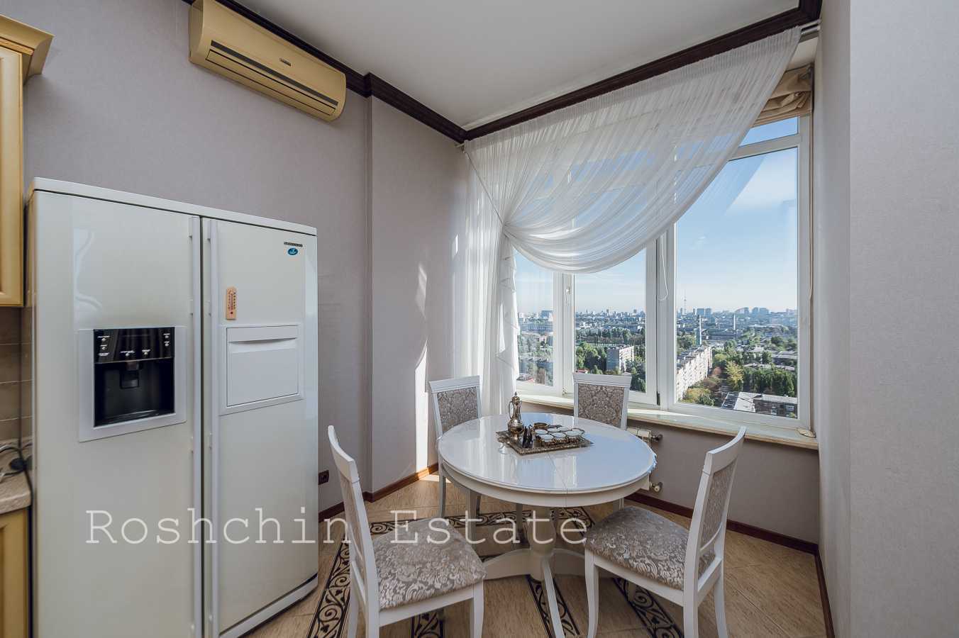 Продаж 4-кімнатної квартири 212 м², Депутатська вул., 23А