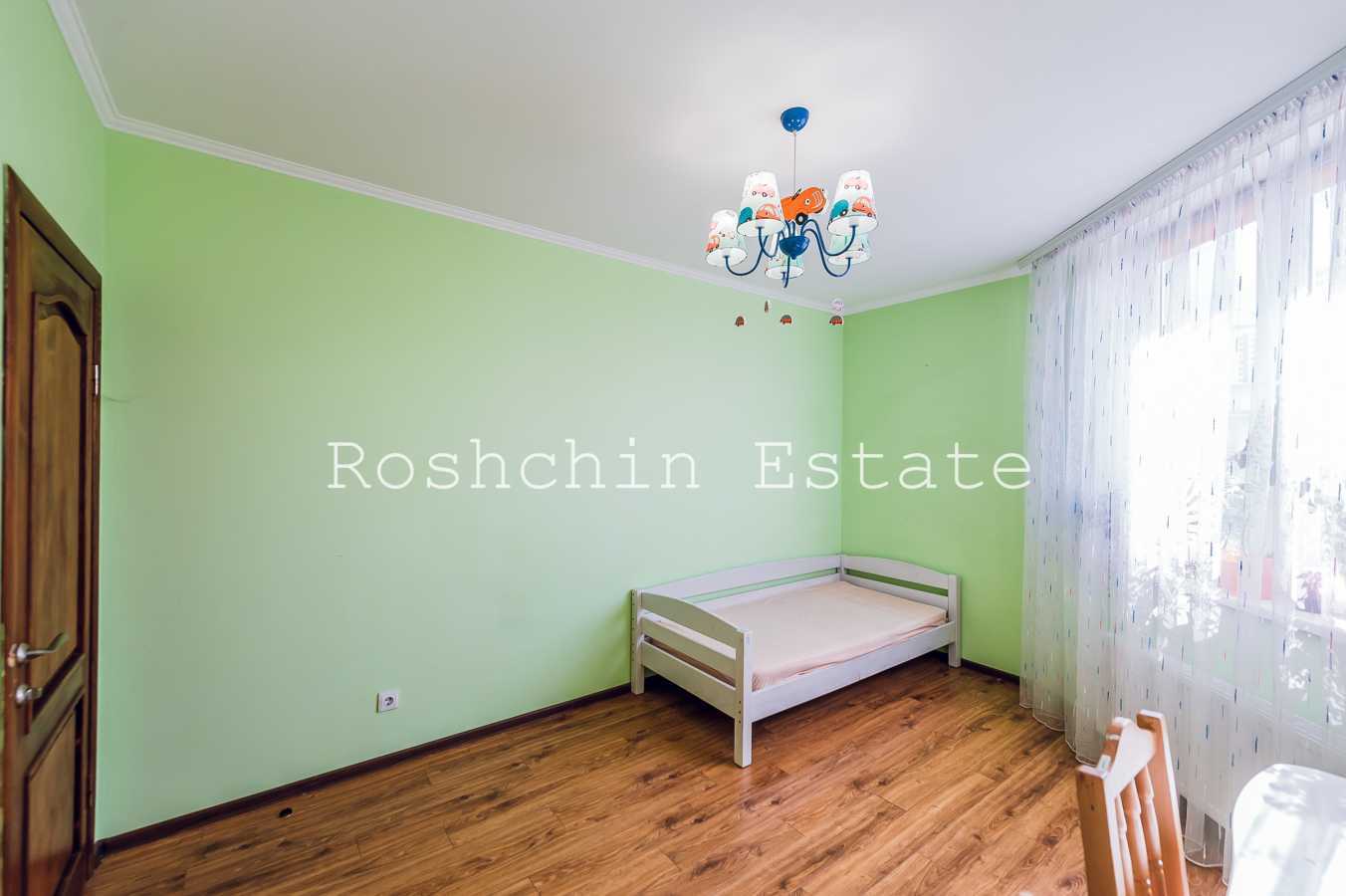 Продаж 3-кімнатної квартири 88.8 м², Ризька вул.