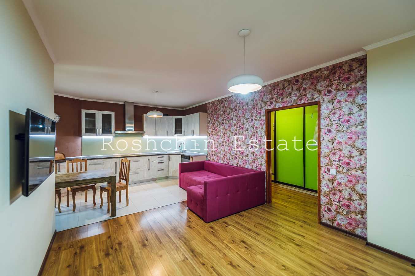 Продаж 3-кімнатної квартири 88.8 м², Ризька вул.