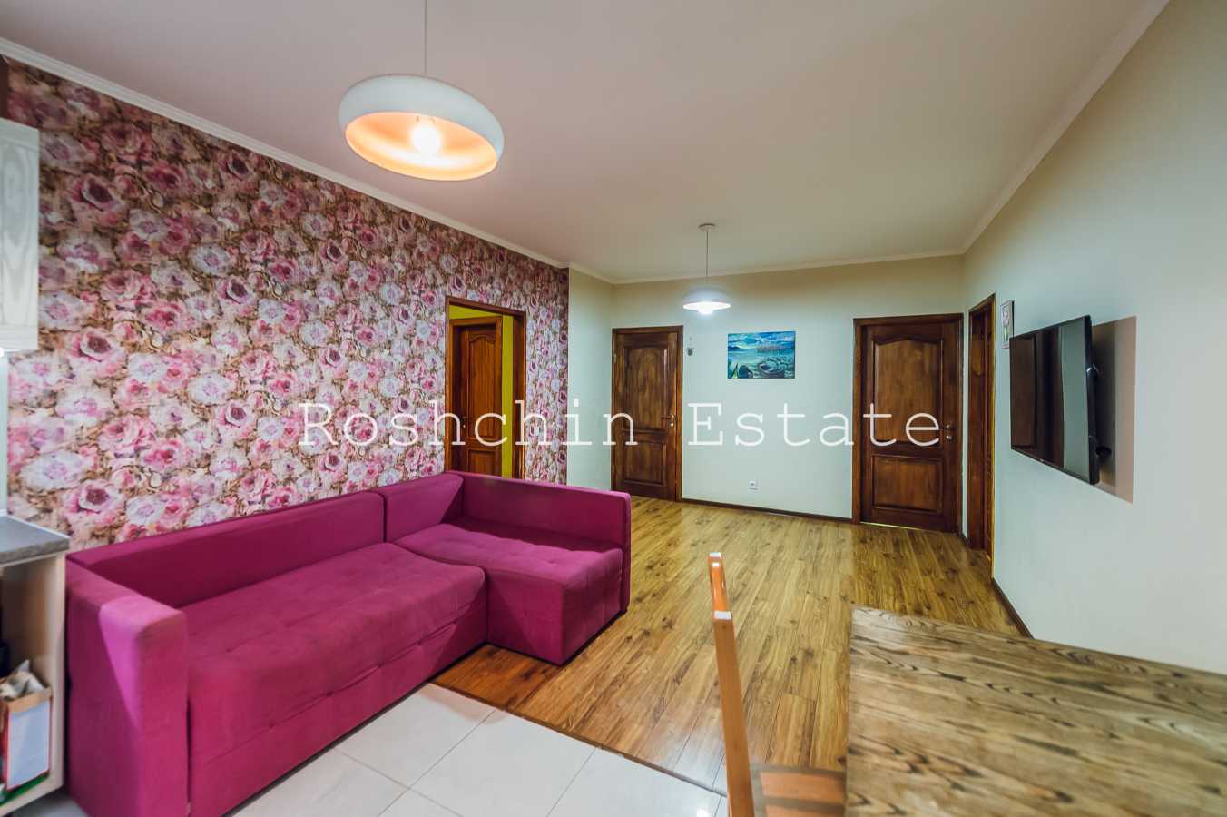 Продаж 3-кімнатної квартири 88.8 м², Ризька вул.