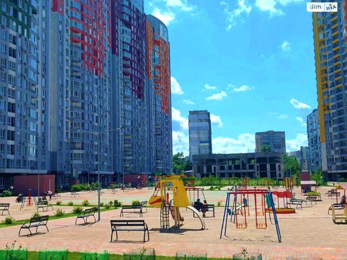 Продаж 2-кімнатної квартири 62.1 м², Каховська вул., 62А