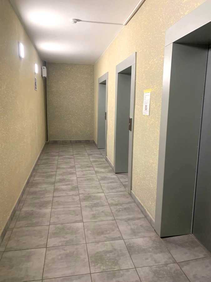 Продаж 2-кімнатної квартири 62.1 м², Каховська вул., 62А