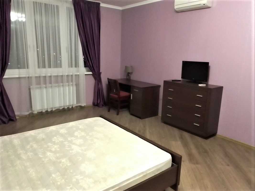 Аренда 1-комнатной квартиры 57 м², Елизаветы Чавдар ул., 1