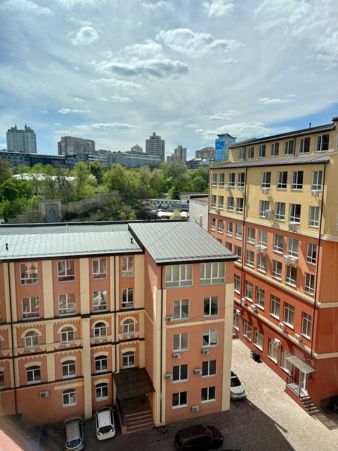 Продаж офісу 71.4 м², Глибочицька вул., 17