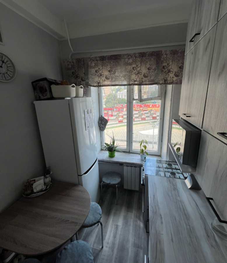 Продаж 3-кімнатної квартири 52 м², Красноармейская, 114