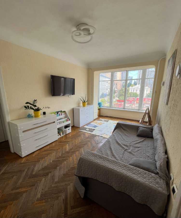 Продаж 3-кімнатної квартири 52 м², Красноармейская, 114