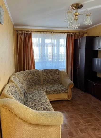 Продаж 2-кімнатної квартири 43.3 м², Праці вул.