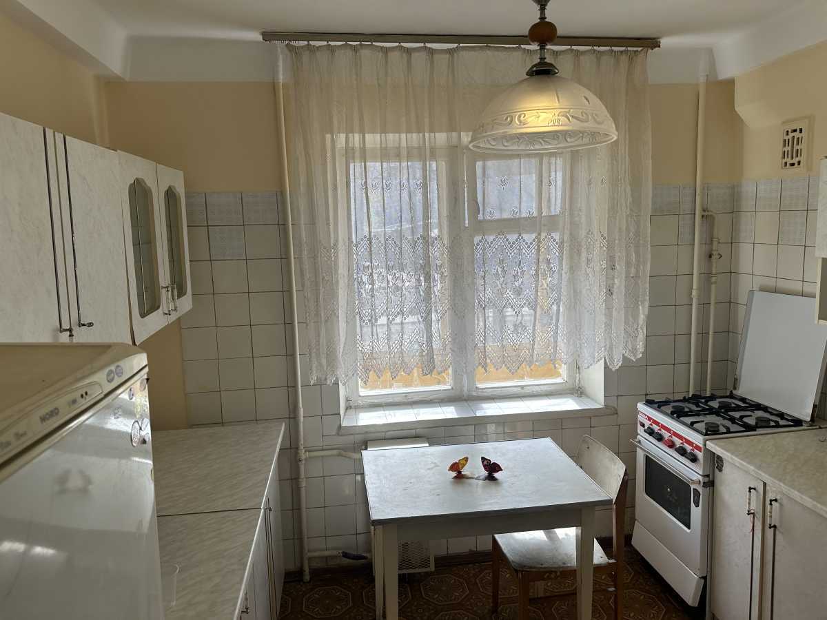 Продаж 3-кімнатної квартири 72 м², Зодчих вул., 34