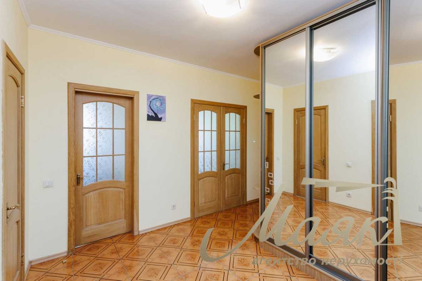 Продаж 2-кімнатної квартири 73 м², Анни Ахматової вул., 18