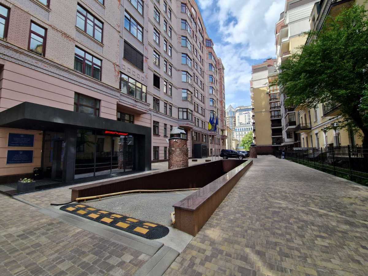 Продаж 4-кімнатної квартири 188 м², Пирогова вул., 6А