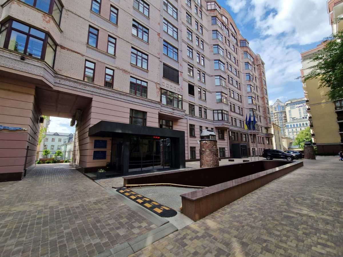 Продаж 4-кімнатної квартири 188 м², Пирогова вул., 6А