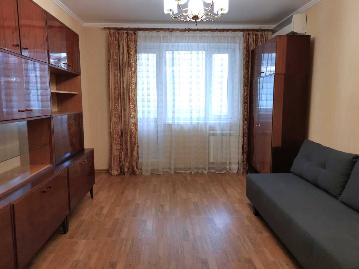 Оренда 2-кімнатної квартири 52 м², Прирічна вул., 1