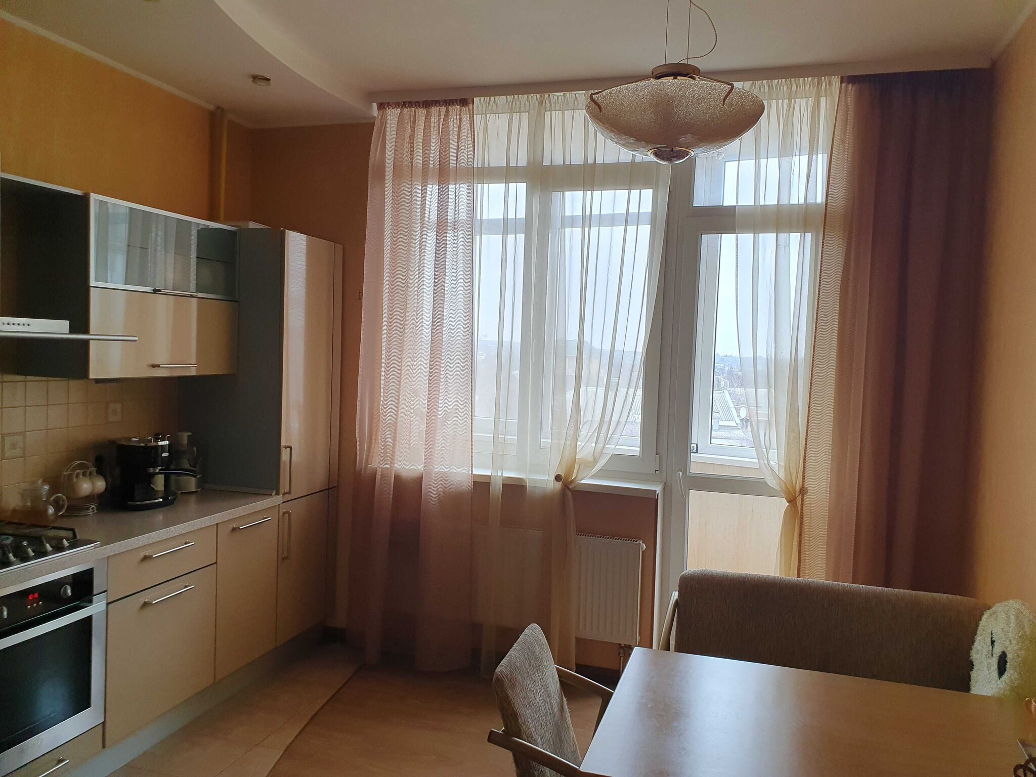 Продаж 4-кімнатної квартири 153 м²