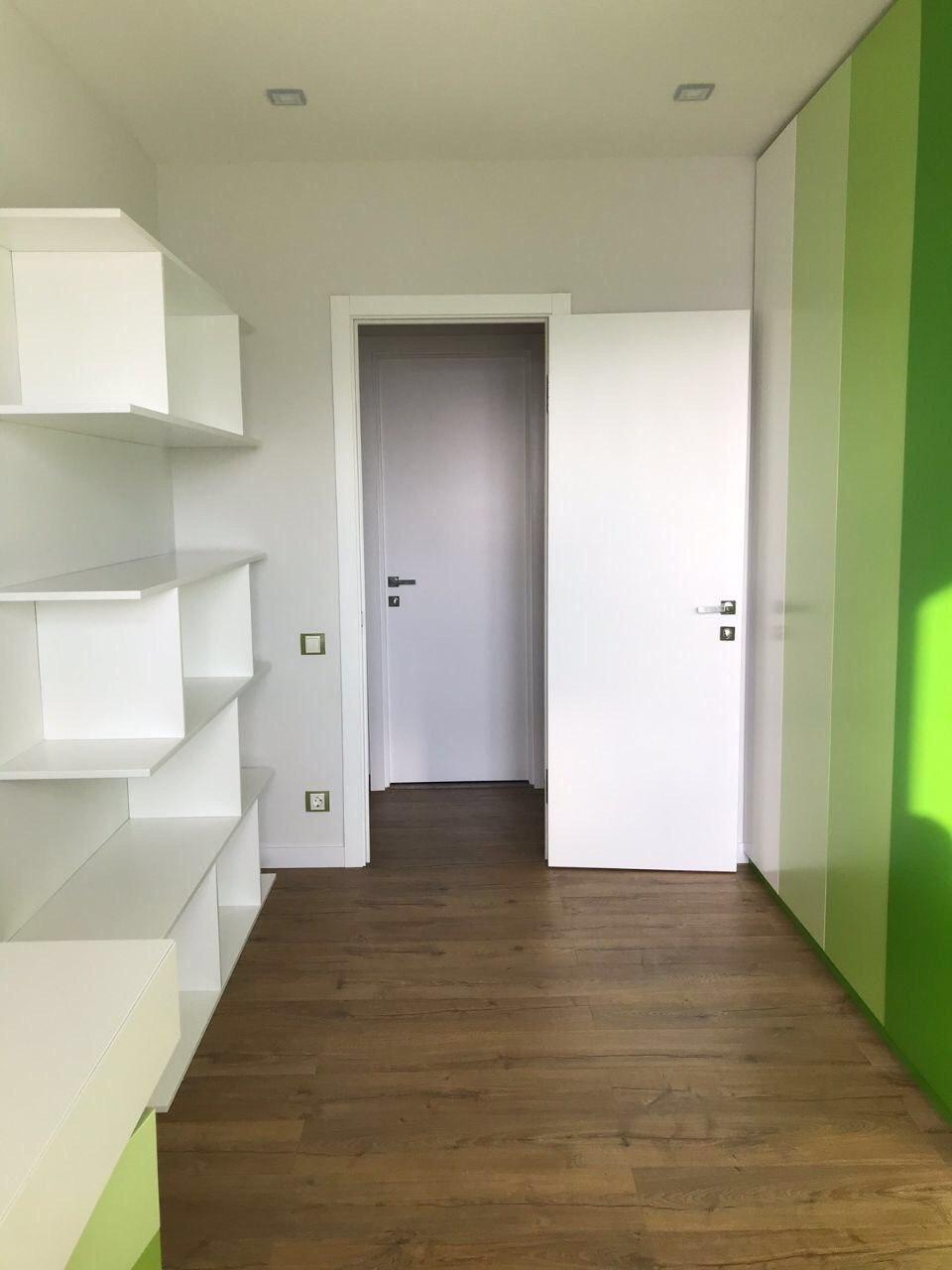 Продажа 2-комнатной квартиры 95 м²