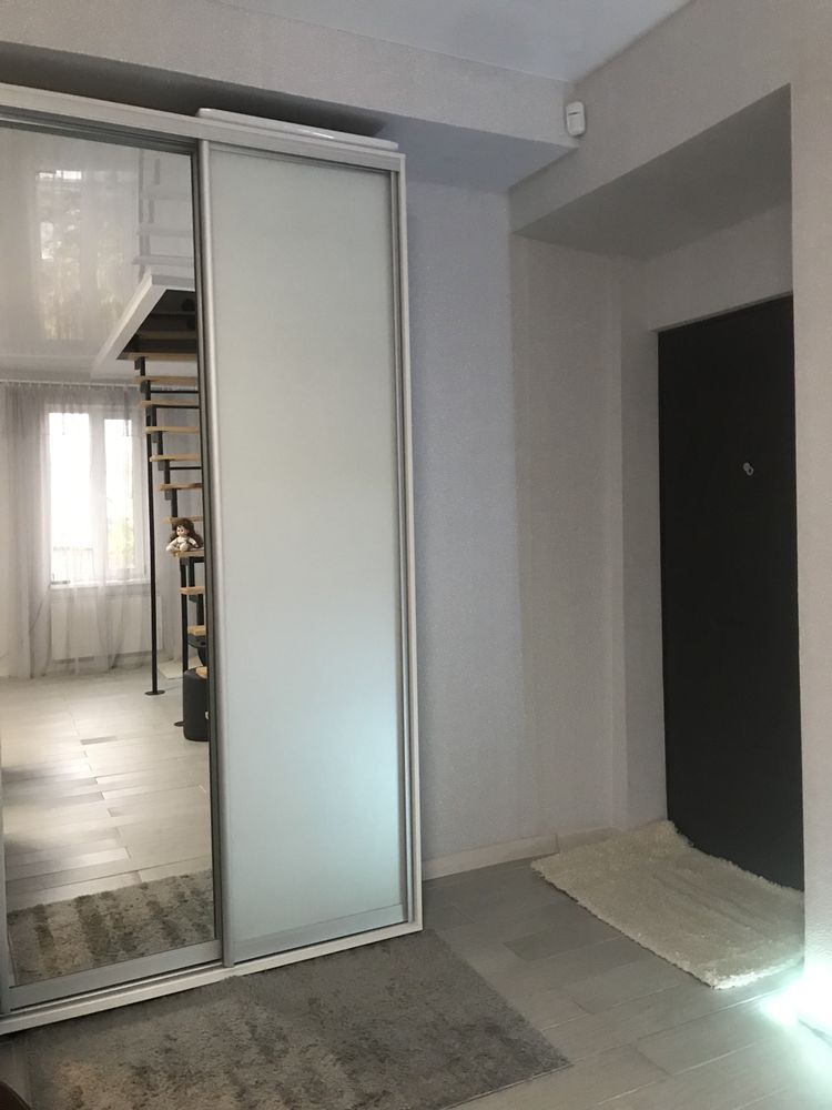 Продажа 2-комнатной квартиры 65 м²