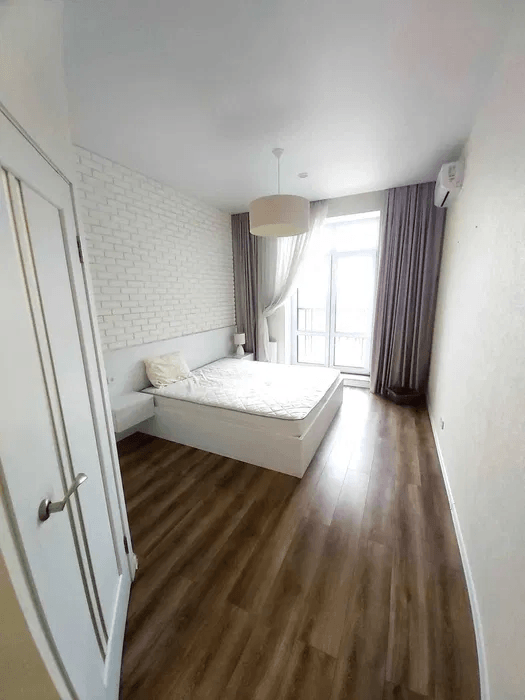 Продаж 3-кімнатної квартири 105.6 м²