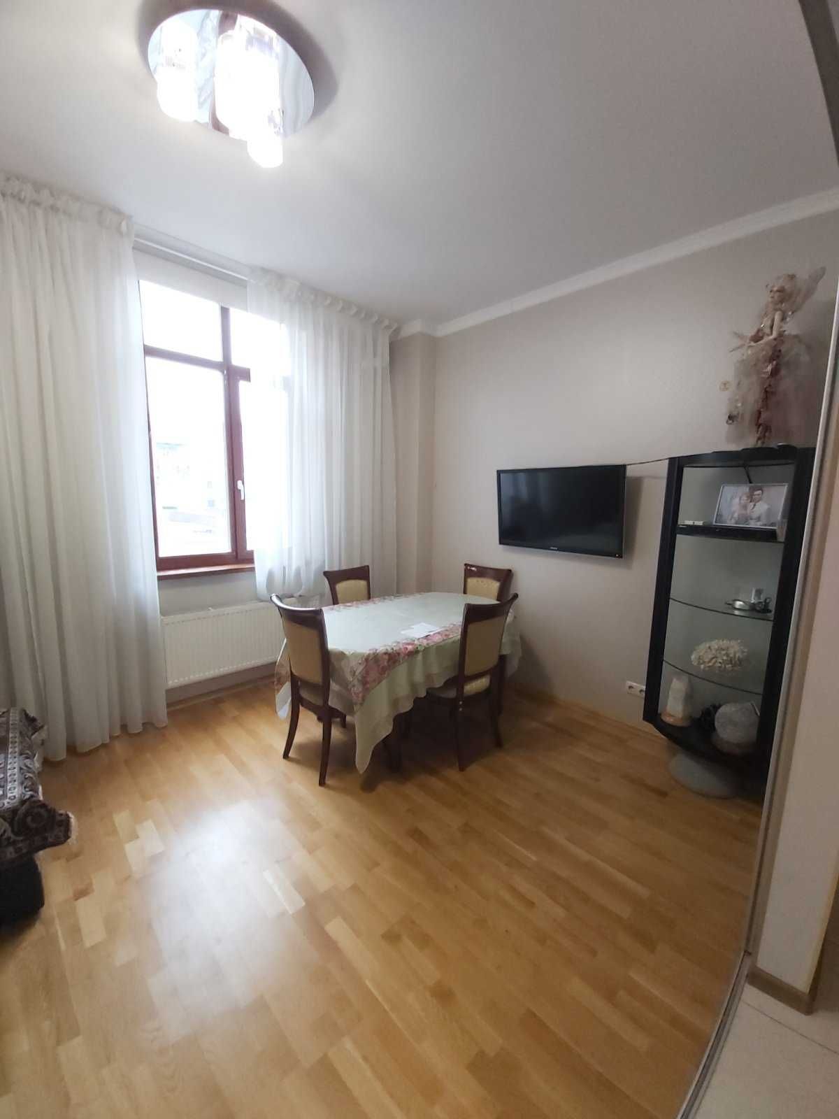 Продажа 2-комнатной квартиры 97 м²