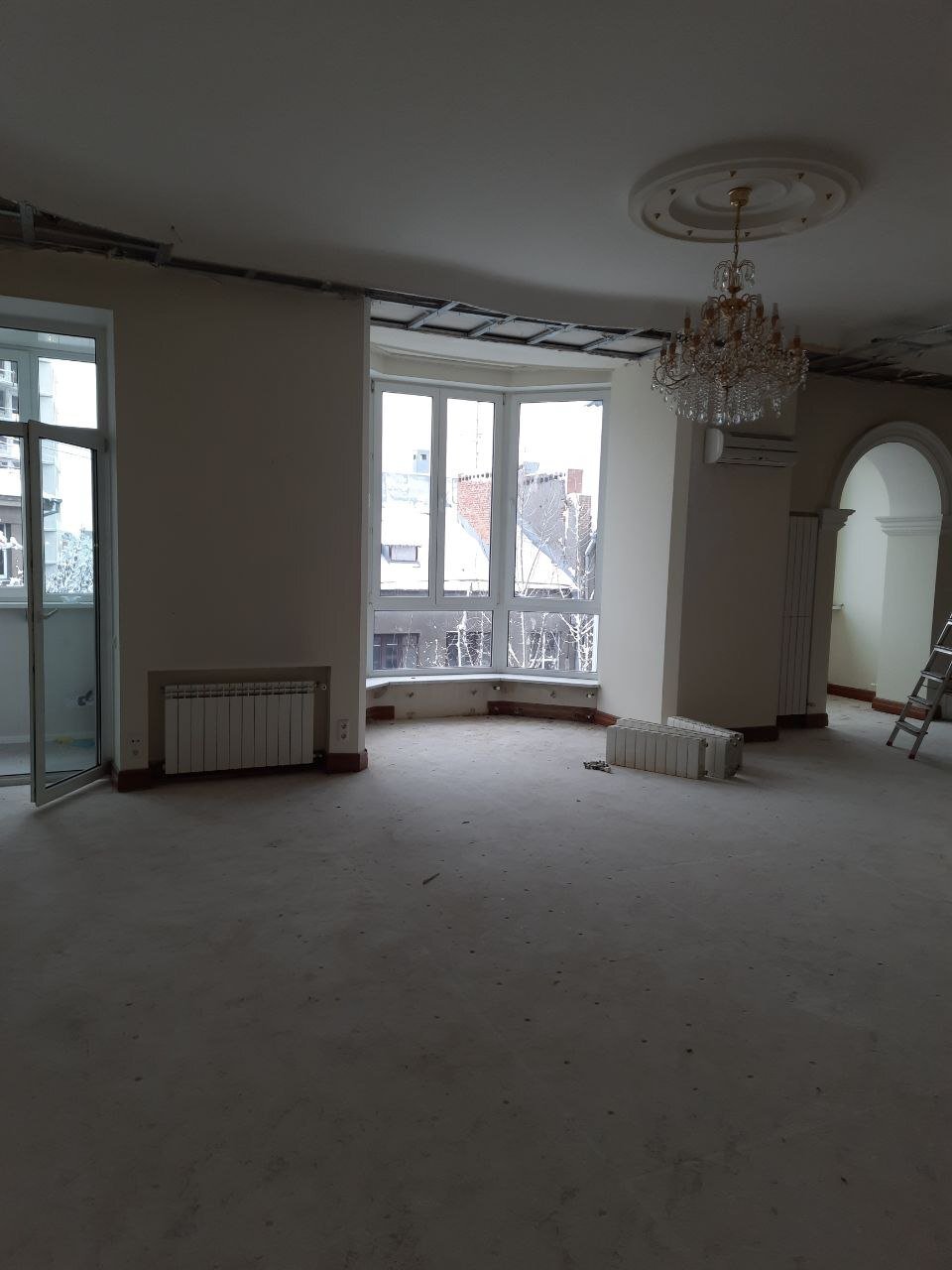 Продажа 4-комнатной квартиры 170 м²