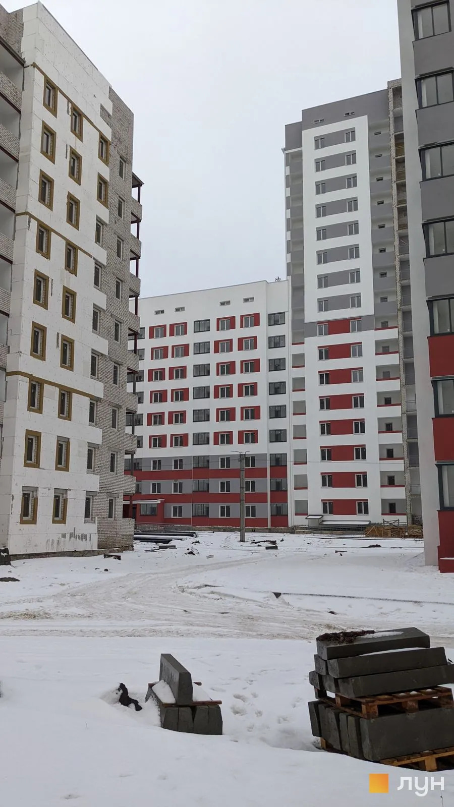 Продаж 1-кімнатної квартири 43 м²