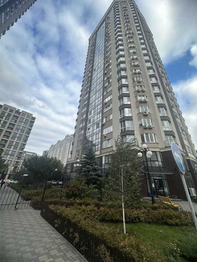 Продажа 1-комнатной квартиры 60 м², Вячеслава Черновола ул., 11