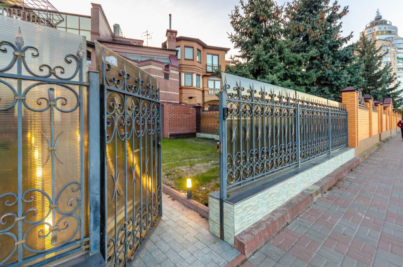 Продаж будинку 615 м², Оболонська пл., 63