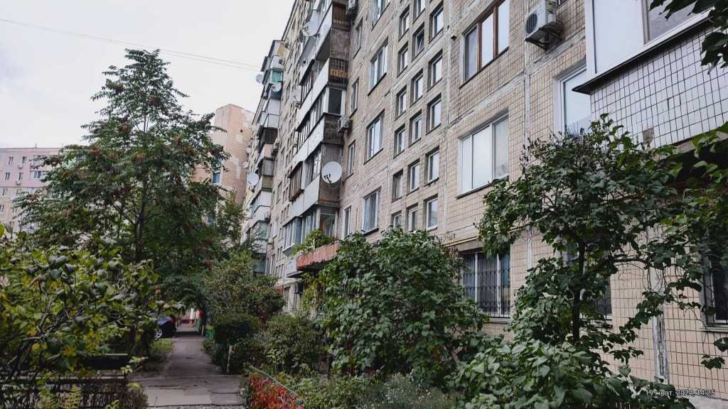 Продаж 2-кімнатної квартири 45.6 м², Прирічна вул., 27