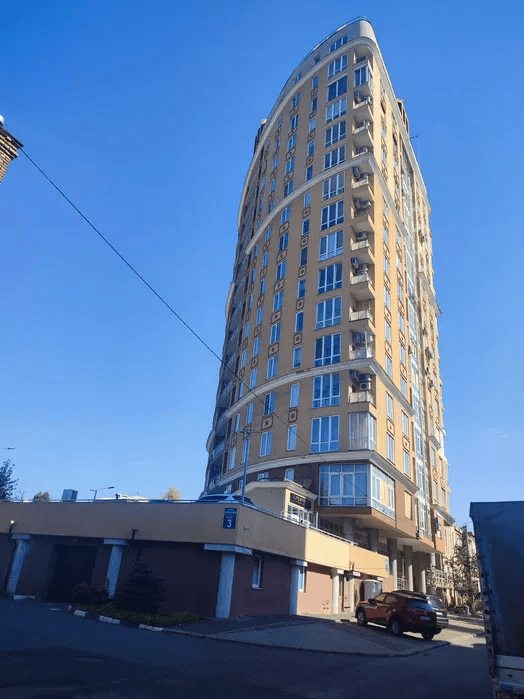 Продажа 1-комнатной квартиры 54 м²