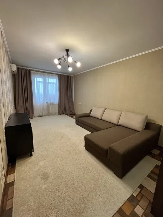 Продажа 1-комнатной квартиры 37 м²