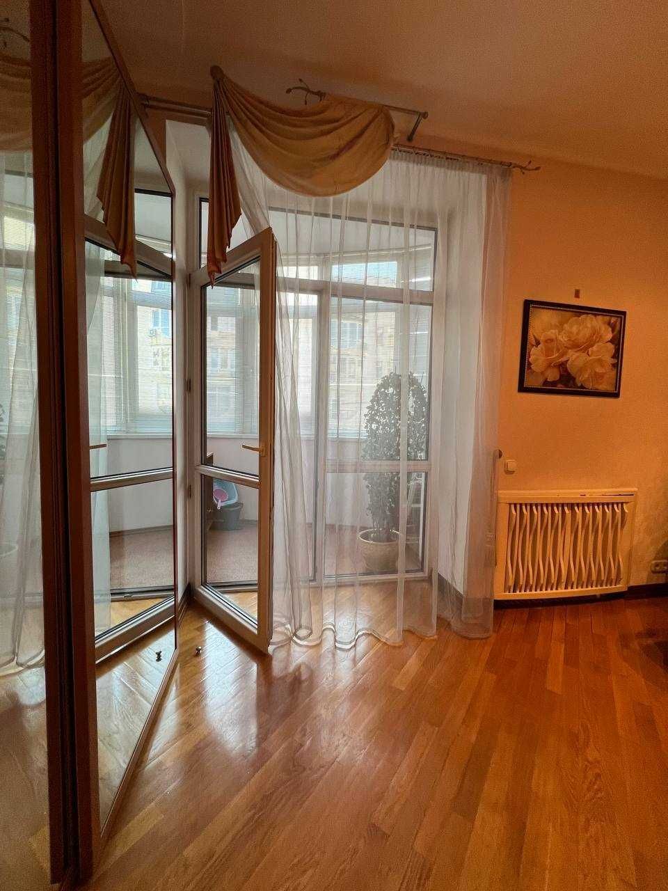 Оренда 3-кімнатної квартири 150 м², Тургенівська вул., 45-49