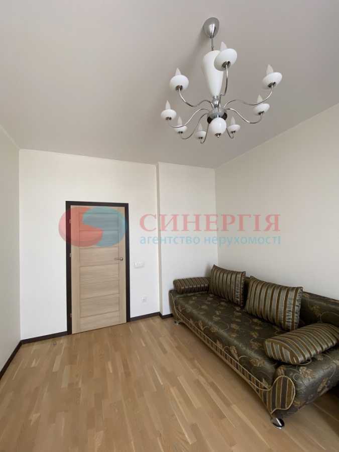 Оренда 3-кімнатної квартири 104 м², Дмитрівська вул., 80