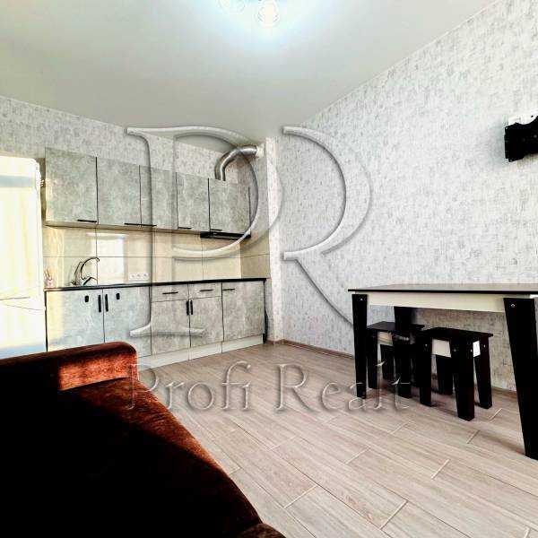 Продажа 1-комнатной квартиры 38 м², Салютная ул., 2