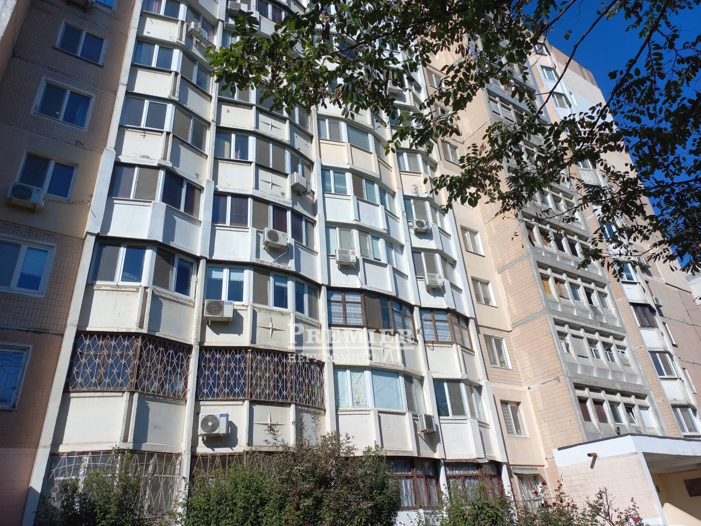 Продаж 3-кімнатної квартири 73 м², Добровольского просп.