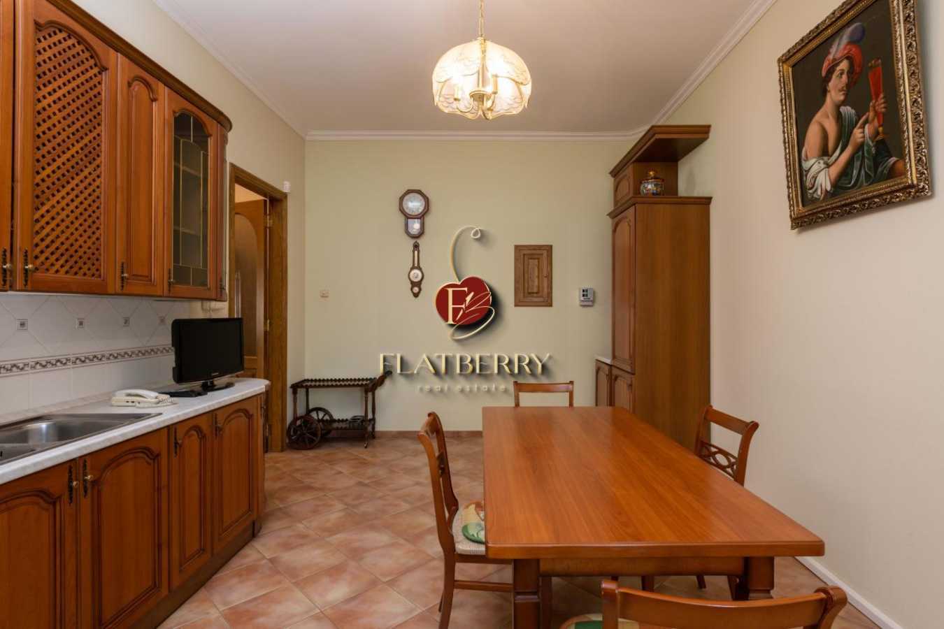 Продаж 5-кімнатної квартири 349 м², Богдана Хмельницького вул., 42