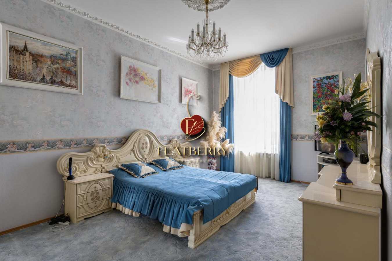 Продаж 5-кімнатної квартири 349 м², Богдана Хмельницького вул., 42