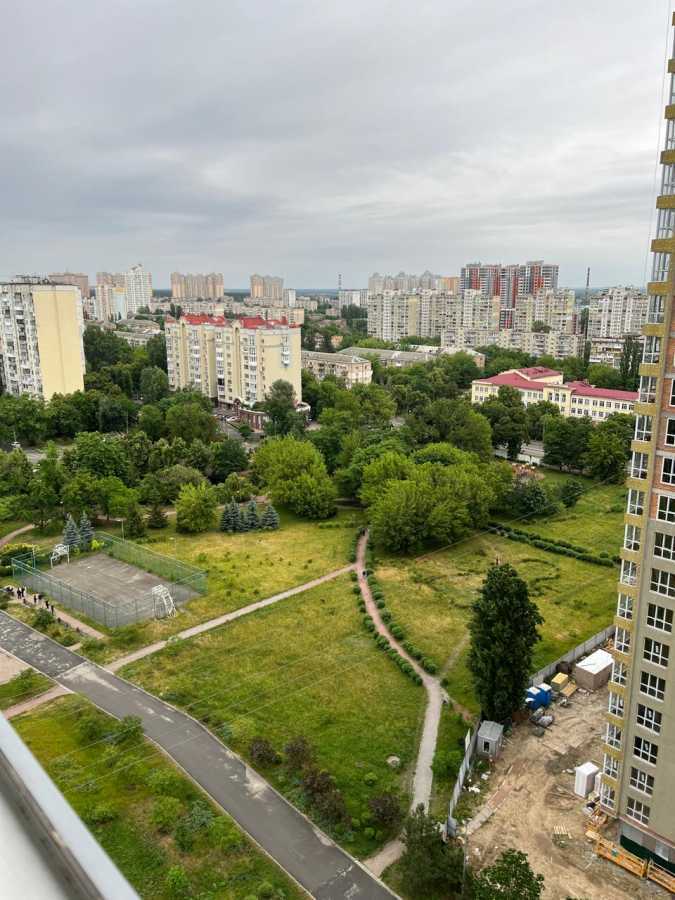 Продаж 2-кімнатної квартири 76 м², Вишгородська вул., 45г