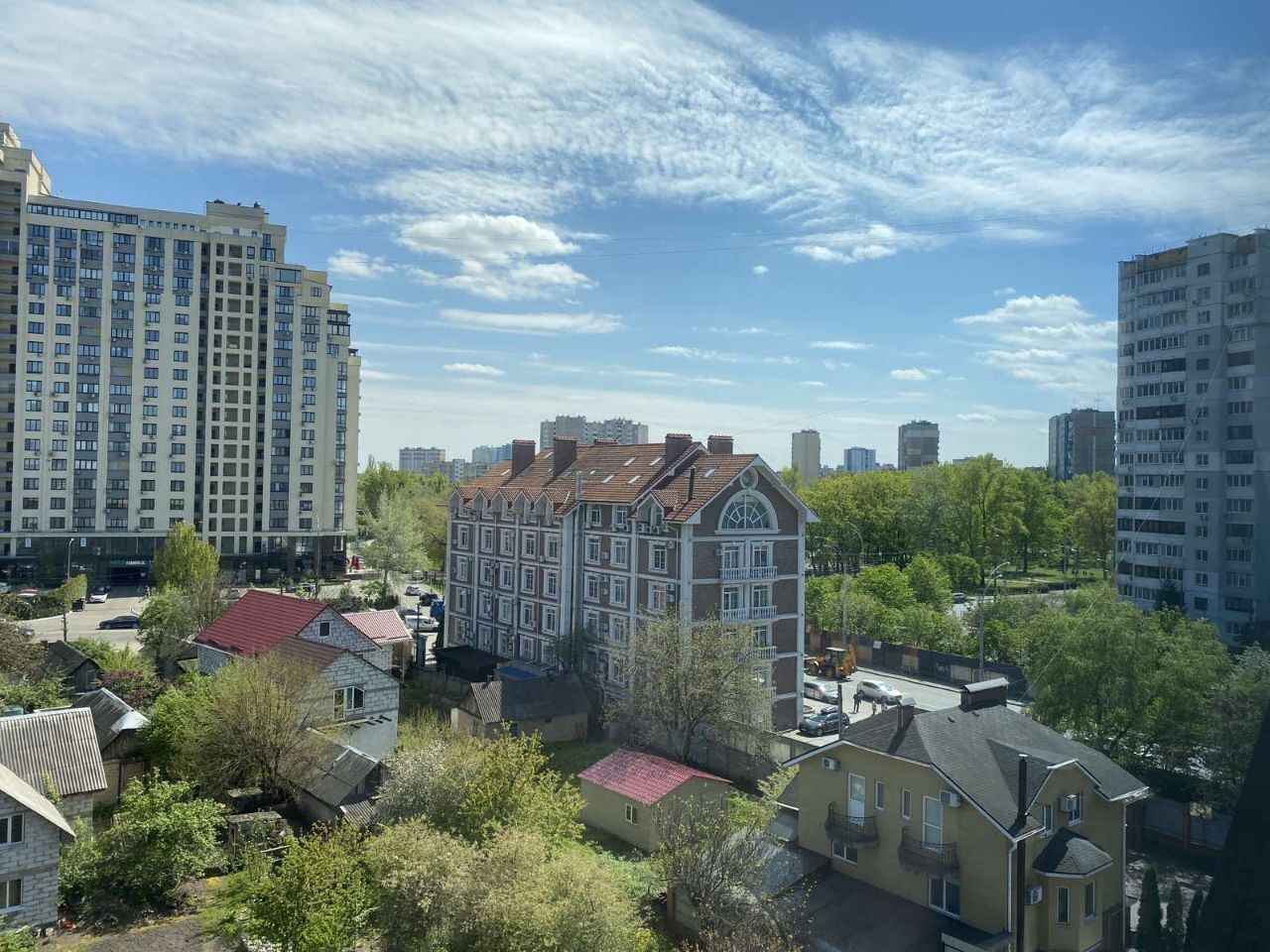 Продаж 2-рівневої квартири 37 м², Дмитра Луценко вул.