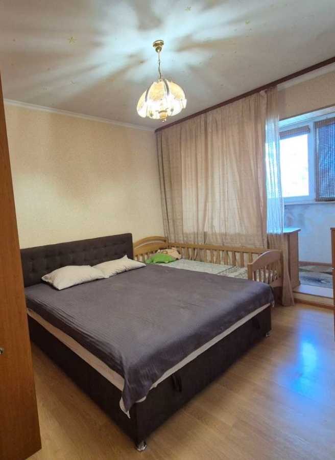 Продажа 3-комнатной квартиры 68 м², Сержа Лифаря ул., 3Б