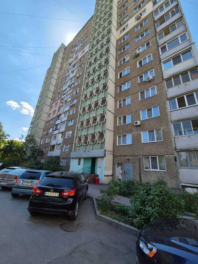 Продажа 3-комнатной квартиры 68 м², Сержа Лифаря ул., 3Б