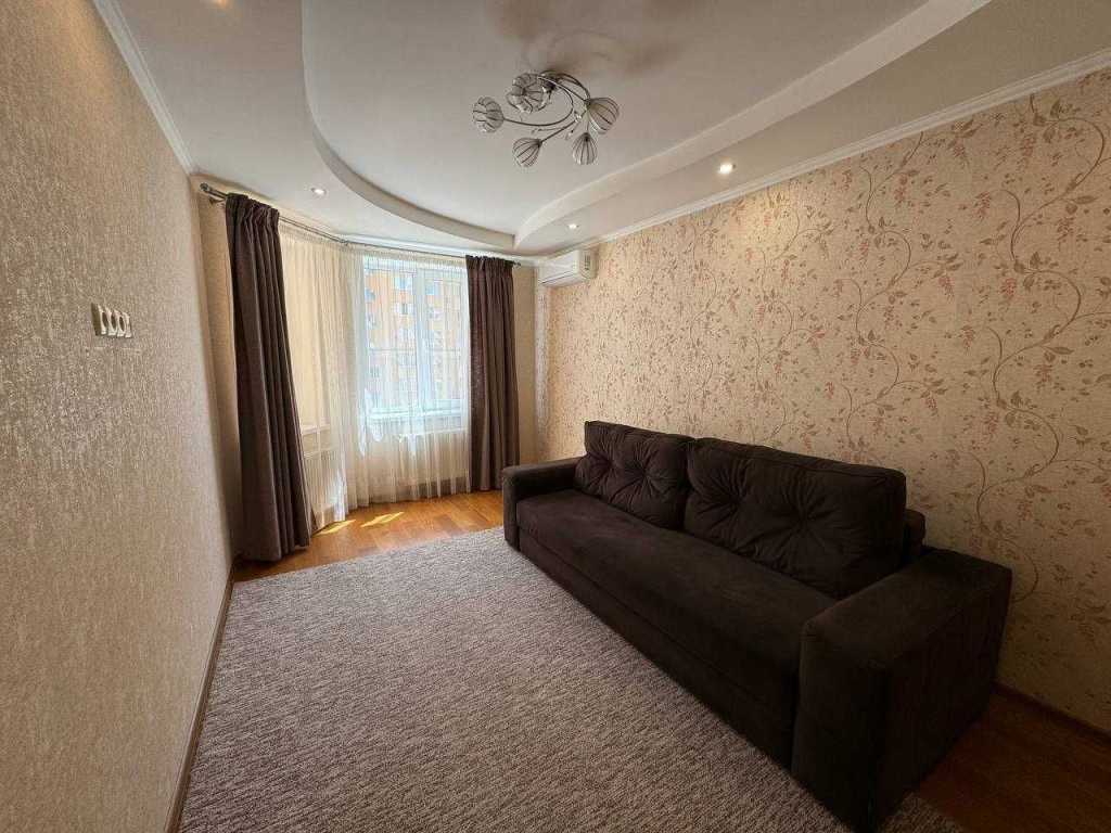 Продаж 1-кімнатної квартири 38 м², Л Українки, 26